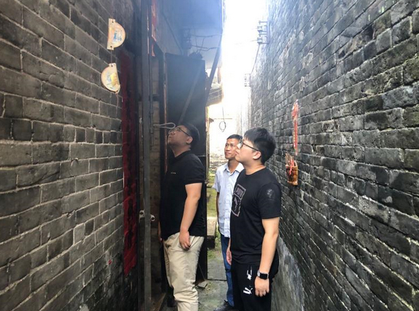 nEO_IMG_p1-小所大作用丨实地走访、耐心劝导…司法所五天铺平刑满释放人员归家路！ .jpg